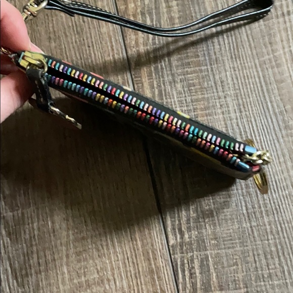 Dooney and Bourke wrist wallet - Picture 3 of 3